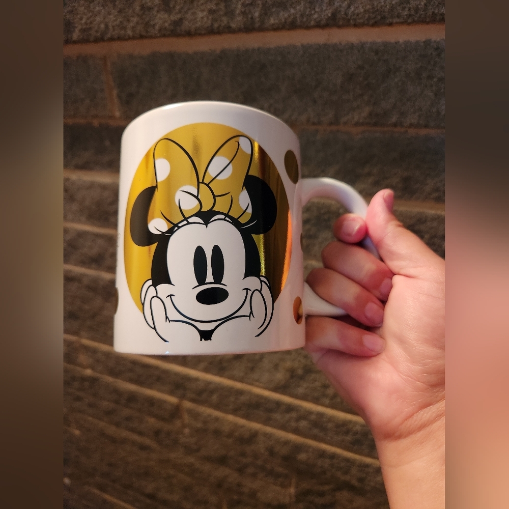 Minnie Mouse Mug White Gold NWOT